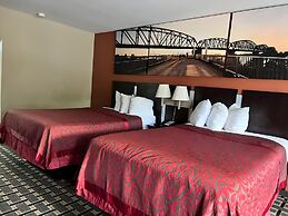 Days Inn & Suites by Wyndham Pine Bluff