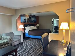 Days Inn & Suites by Wyndham Pine Bluff