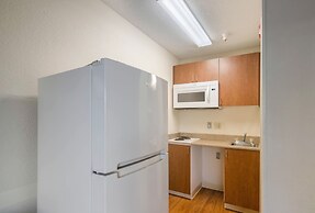 HomeTowne Studios by Red Roof Denver - Thornton