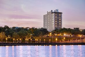 The Terrace Hotel Lakeland, Tapestry Collection by Hilton