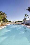 MB Hotel, Trademark Collection by Wyndham