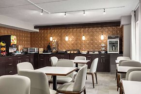 Wingate by Wyndham Salisbury