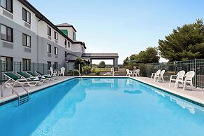 Wingate by Wyndham Salisbury