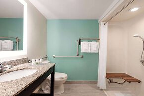 Wingate by Wyndham Salisbury