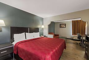 Econo Lodge Inn & Suites