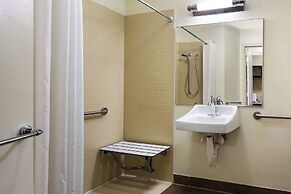 Sonesta Simply Suites  St Louis Earth City