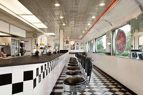 Travelodge by Wyndham Vaughn