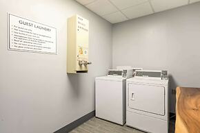 Clarion Pointe Greensboro Airport