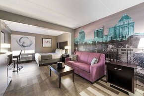 Clarion Pointe Greensboro Airport