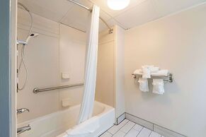 Clarion Pointe Greensboro Airport