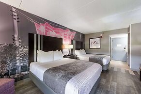 Clarion Pointe Greensboro Airport