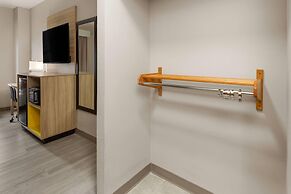 Days Inn by Wyndham Tulsa Central