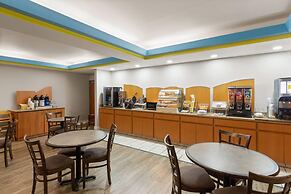 Days Inn by Wyndham Tulsa Central
