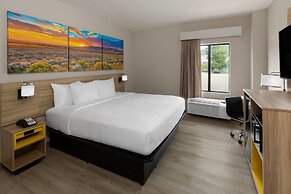 Days Inn by Wyndham Tulsa Central