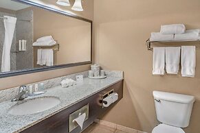 Clarion Pointe Medford