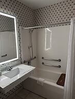 Evergreen Inn and Suites