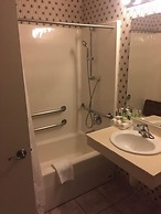 Evergreen Inn and Suites