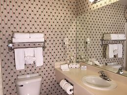 Evergreen Inn and Suites