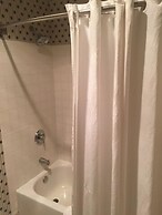 Evergreen Inn and Suites