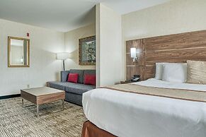 Evergreen Inn and Suites