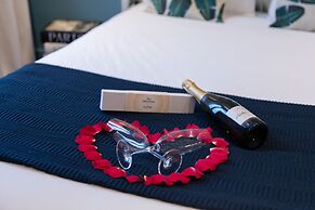 Hotel du Théâtre by Patrick Hayat