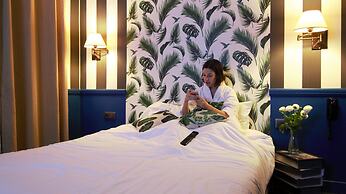 Hotel du Théâtre by Patrick Hayat