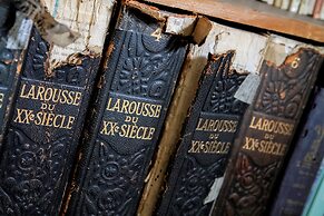 Hotel du Théâtre by Patrick Hayat