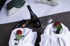 Hotel du Théâtre by Patrick Hayat