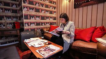 Hotel du Théâtre by Patrick Hayat