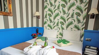 Hotel du Théâtre by Patrick Hayat