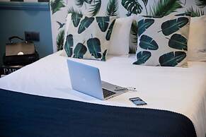 Hotel du Théâtre by Patrick Hayat