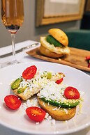 voco St. James by IHG