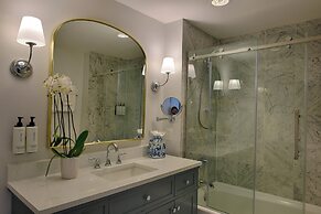 voco St. James by IHG