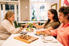 voco St. James by IHG