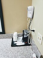 Days Inn & Suites by Wyndham of Morris