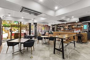 Comfort Hotel Adelaide Meridien