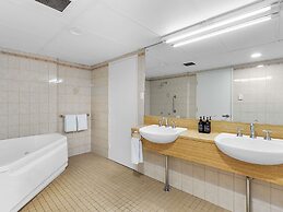 Mantra Meridien Adelaide
