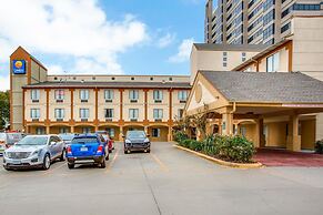 Comfort Inn & Suites Love Field - Dallas Market Center