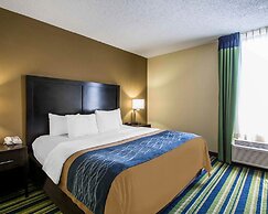 Comfort Inn & Suites Lantana - West Palm Beach South