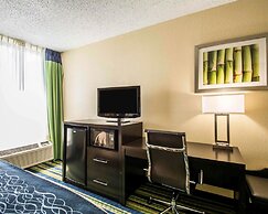 Comfort Inn & Suites Lantana - West Palm Beach South