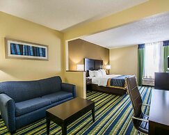 Comfort Inn & Suites Lantana - West Palm Beach South