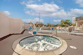 Comfort Suites Downtown