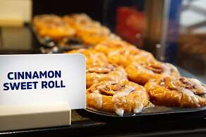 Holiday Inn Express & Suites Hayward by IHG