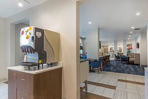 Holiday Inn Express & Suites Chicago West - St Charles by IHG
