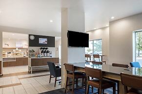 Holiday Inn Express & Suites Chicago West - St Charles by IHG