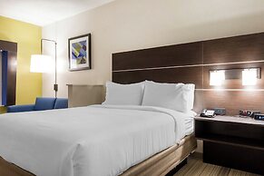 Holiday Inn Express & Suites Chicago West - St Charles by IHG
