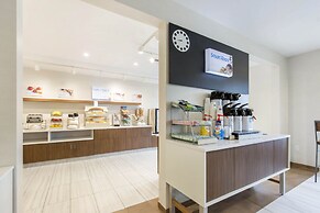 Holiday Inn Express & Suites Chicago West - St Charles by IHG
