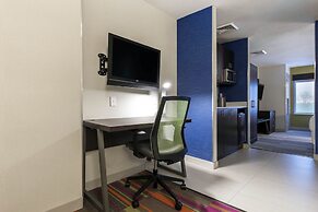 Holiday Inn Express & Suites Chicago West - St Charles by IHG