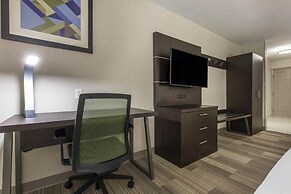 Holiday Inn Express & Suites Chicago West - St Charles by IHG