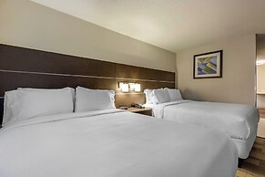 Holiday Inn Express & Suites Chicago West - St Charles by IHG
